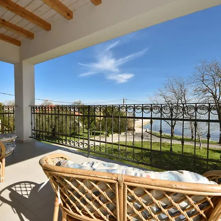 Vikendica Sea Side By Interhome *